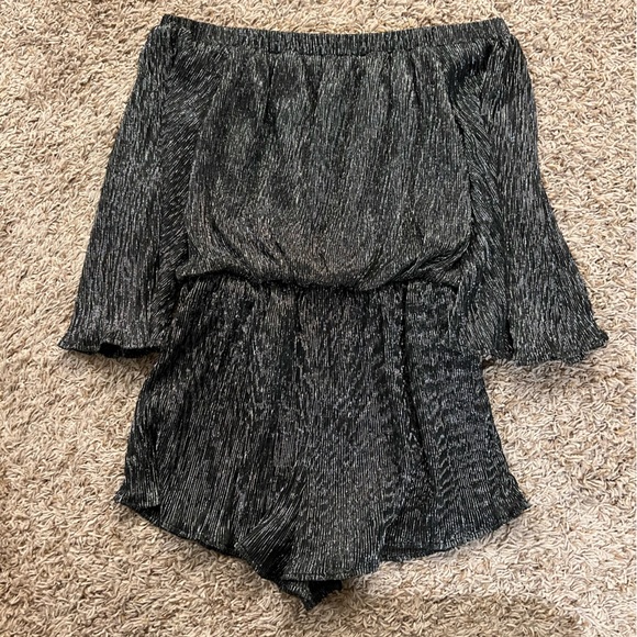 NWT shimmer off the shoulder romper - Picture 4 of 5
